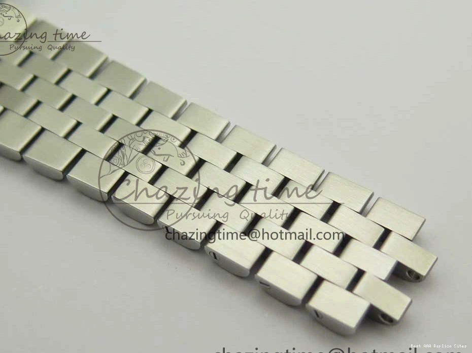 Best AAA Replica Sites GMT-Master Bezel Ceramic Black BPF Bracelet on Green Jubilee 126710 3347 SS Dial A II UrbanChic Black BLRO SS 1225